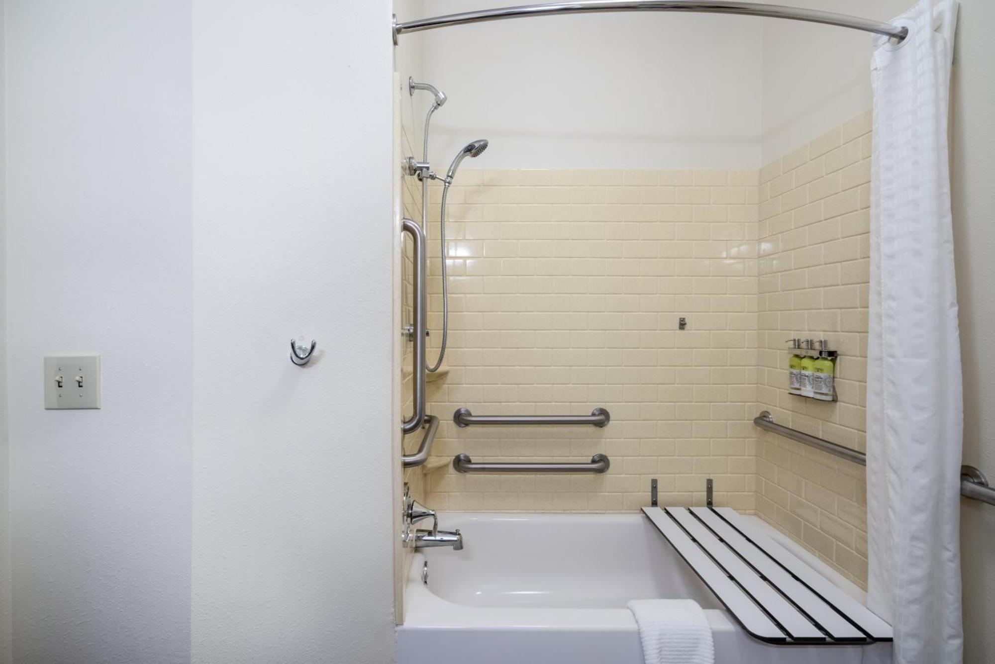 Candlewood Suites Auburn By Ihg Екстериор снимка